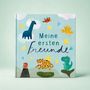 "Meine ersten Freunde." Bunte Illustrationen von Tieren wie Giraffe, Papagei, Löwe und Dinosaurier, umgeben von Sternen.