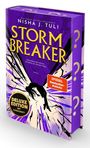 "STORM BREAKER" von Nisha J. Tuli. "Deluxe Edition mit Farbschnitt." Illustration in Lila mit schwarzer Silhouette.
