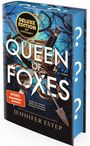 Deluxe Edition mit Farbschnitt. Queen of Foxes. Roman. Spiegel-Bestsellerautorin. Jennifer Estep. Schwert, Pfeile, blauer Hintergrund.