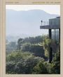 "GEOFFREY BAWA — ARCHITECTURE FOR THE SENSES." Ein Affe sitzt auf einem Geländer eines modernen Gebäudes mit üppiger Vegetation.