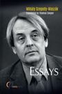 Titel "Essays", Autor Mihály Szegedy-Maszák. Schwarz-weiß Porträt eines Mannes in Anzug und Krawatte.