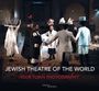 "Schabbat" oben, "Jewish Theatre of the World" mittig, darunter "Igor Turin Photography". Menschen in Kostümen stehen im Kreis.