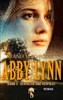 "Rainer M. Schröder, Abby Lynn, Band 3 Verraten und Verfolgt, Roman." Gesicht vor Waldhintergrund, aboriginale Muster.