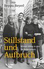 Text: "Stillstand und Aufbruch: Wiener Alltag in den Sechzigerjahren" Bild: Vier Personen in einer Stadtstraße.