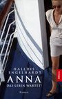 „Halldis Engelhardt, ANNA, Das Leben wartet!, Roman.“ Eine Frau steht an einer weißen Wand mit Sonnenbrille und hellem Kleid.