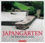 "JAPANGÄRTEN IN DEUTSCHLAND" in großen roten Buchstaben. Zen-Garten mit Kies, Felsen und grünem Hintergrund.