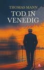 "THOMAS MANN TOD IN VENEDIG." Ein Mann im Anzug und Hut blickt auf Venedig bei Sonnenuntergang.