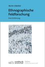 „Martin Sökefeld, Ethnographische Feldforschung, Eine Einführung“, unteres Drittel zeigt ein Bild einer Menschenmenge von oben.