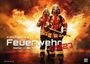 "Firefighter Feuerwehr 2021 Retter in der Not." Zwei Feuerwehrleute stehen vor einer gewaltigen Flammenkulisse.