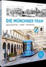 „Die Münchner Tram: Geschichten - Linien - Fahrzeuge“. Zwei Wappen. Moderne blaue Straßenbahn in Münchens Innenstadt.