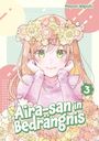 Titel: "Aira-san in Bedrängnis". Illustration von lächelndem Mädchen mit Blumenkranz und pastellfarbenem Hintergrund.