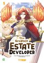 "The Greatest Estate Developer" steht vorne. Eine rothaarige Person in edler Kleidung ist umgeben von roten Bannern mit goldenen Drachen.