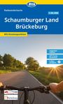 Text: "Radwanderkarte Schaumburger Land Bückeburg", "Mit Knotenpunkten", "1:50.000", "wetterfest reißfest", "GPS-Tracks Download", "E-Bike-geeignet". Oben gelbes und blaues Logo, unten zwei Logos. Fahhradlenker auf einer Straße bei Sonnenuntergang.