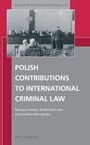 Buchtitel: "Polish Contributions to International Criminal Law". Foto eines Gerichtssaals mit Personen und Mikrofonen.