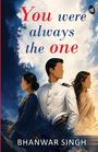 "You were always the one" steht oben. Darunter drei Menschen: Eine Frau links, ein Mann in Uniform mittig, eine Frau rechts.