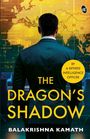 "The Dragon’s Shadow" von Balakrishna Kamath. Ein Mann im Anzug blickt auf eine gelbe Weltkarte auf einem Bildschirm.