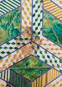 Abstrakte geometrische Muster aus ineinandergreifenden Würfeln und grünen, diagonalen Flächen mit Linien und Texturen.