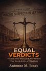 Zeitungstitel: "WRONG SUSPECTS IN LEX CASE". Balance-Waage vor einer Straße; Buch: "EQUAL VERDICTS" von Antonne M. Jones.
