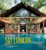 "The New Sri Lankan House" von Robert Powell, Fotos von Sebastian Posingis, Essays von David Robson. Modernes Haus am Pool.