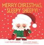 "Merry Christmas, Sleepy Sheepy!" Illustration. Ein verschlafenes Schaf in Weihnachtskleidung mit Geschenk und Strumpf.