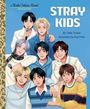 "STRAY KIDS" oben rechts, darunter "By Talia Tucker" und "Illustrated by Suji Park". Illustration von acht lächelnden Personen.