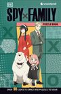 "SPY×FAMILY PUZZLE BOOK", "OVER 90 CODES TO CRACK AND PUZZLES TO SOLVE". Illustration mit drei Figuren und Hund.