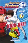 "Captain Tsubasa", "Volume 1", "Kick-Off!". Ein Junge in weißen Fußballtrikot kickt dynamisch einen Ball.