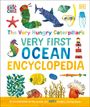 „The Very Hungry Caterpillar‘s Very First Ocean Encyclopedia“; Illustration mit Meeresmotiven: Seepferdchen, Delfin, Leuchtturm.