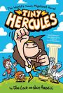 Text: "The World's Tiniest, Mightiest Hero! Tiny Hercules. 'HYSTERICAL!' John Patrick Green." Illustration: Kleiner Held hebt Arm.