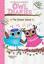Oben steht "Owl Diaries", darunter "The School Dance". Zwei gezeichnete Eulen tanzen fröhlich, umgeben von Musiksymbolen.