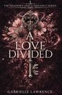 „A Love Divided“ von Gabrielle Lawrence. Eine verzierten Schlüssel mit Blumen und funkelnden Effekten.