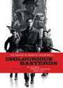 Text: The Making of Quentin Tarantino's Inglourious Basterds. Menschen in 1940er-Jahre-Kleidung, Waffen in schwarz-weiß.