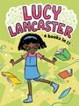 "LUCY LANCASTER, 4 books in 1!" Mädchen tanzt fröhlich mit Büchern, bunte und verspielte Illustration.