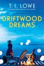 "Driftwood Dreams" von T.I. Lowe. Eine Frau sitzt am Strand, umgeben von Laternen, mit Blick auf das Meer bei Sonnenuntergang.