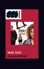 Text: "INXS’ KICK by Lauren Moxey". Illustration eines Skateboarders und Porträts von Personen auf rotem Hintergrund.