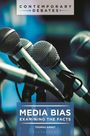 Text: "MEDIA BIAS: EXAMINING THE FACTS" und "CONTEMPORARY DEBATES." Mehrere Mikrofone im Fokus.