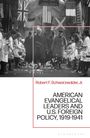 Robert F. Schwarzwalder, Jr., Titel: Führer und US-Außenpolitik 1919-1941. Schwarz-Weiß-Foto mit Flaggen und Menschen.