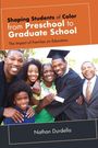„Shaping Students of Color from Preschool to Graduate School“ von Nathan Durdella, lächelnde Familie bei Abschlussfeier.