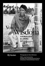 "Voices of Wisdom: Hawaiian Elders Speak" von MJ Harden. Foto eines Mannes auf einem Boot vor tropischem Hintergrund.