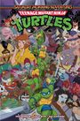 "Saturday Morning Adventures: Teenage Mutant Ninja Turtles" als Titel. Vier Schildkröten mit Waffen stehen im Mittelpunkt. Umgeben von bunten Charakteren.