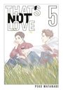 „THAT'S NOT LOVE 5“ und „PEKO WATANABE“. Zwei Personen in einem Feld, entspannt sitzend, mit natürlichen Farben. Illustration.