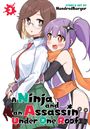"A Ninja and an Assassin Under One Roof" mit zwei Anime-Figuren, eine mit Brille und die andere mit lila Haaren und Stirnband.