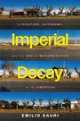 „Imperial Decay“ von Emilio Sauri, verzerrte Straßenansicht, kahle Bäume vor Gebäuden.