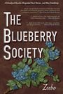 „The Blueberry Society“ steht in großen Buchstaben. Illustration von Blaubeeren und Blättern darunter. Autor: Zeebo.