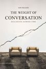 „THE WEIGHT OF CONVERSATION: DIALOGUES ACROSS TIME“ von Jon Nelson. Zwei Sessel vor einer Wand mit Riss.